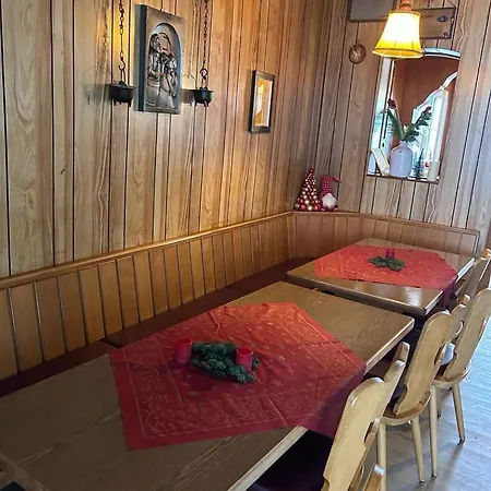Haus Astenblick Winterberg Appartments Mit Gastraum Weihnachtsfeier,Wanderveranstaltungen Und Familienfeiern