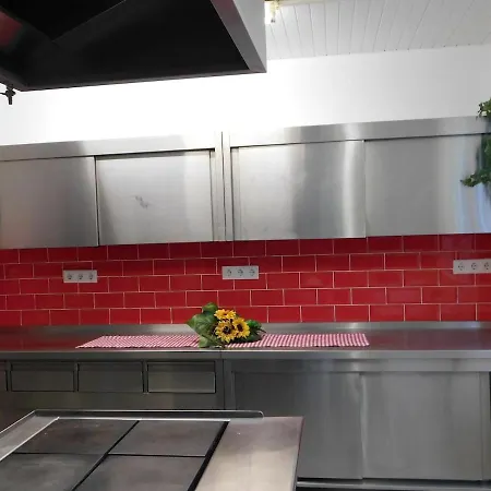 Haus Astenblick In Fuer Bis Zu 35 Personen Fuer Wanderveranstaltungen Und Familienfeiern Holiday home Winterberg