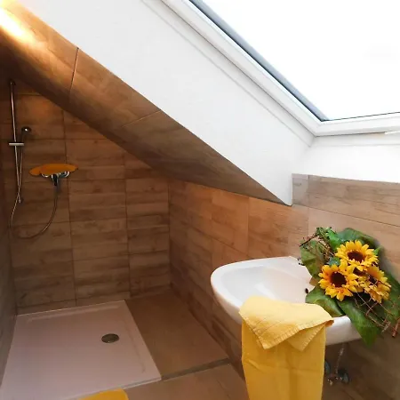 Haus Astenblick In Fuer Bis Zu 35 Personen Fuer Wanderveranstaltungen Und Familienfeiern * Winterberg
