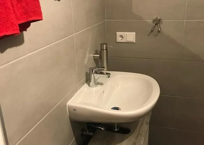 Semesterbostad Haus Astenblick In Mit Gastraum Wanderveranstaltungen Und Familienfeiern