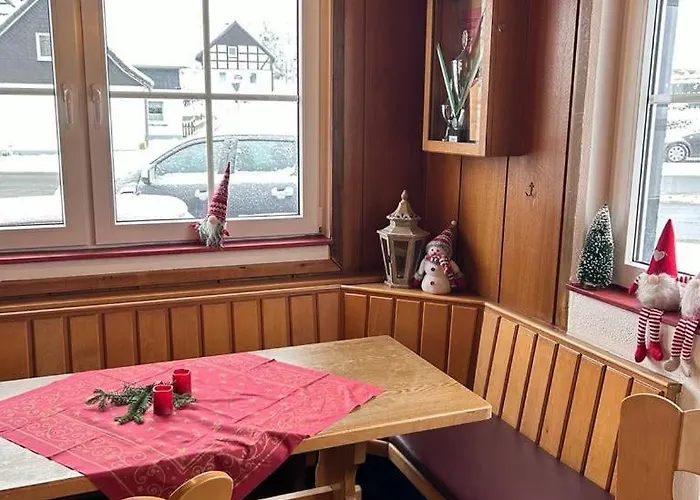 Haus Astenblick In Mit Gastraum Wanderveranstaltungen Und Familienfeiern Winterberg